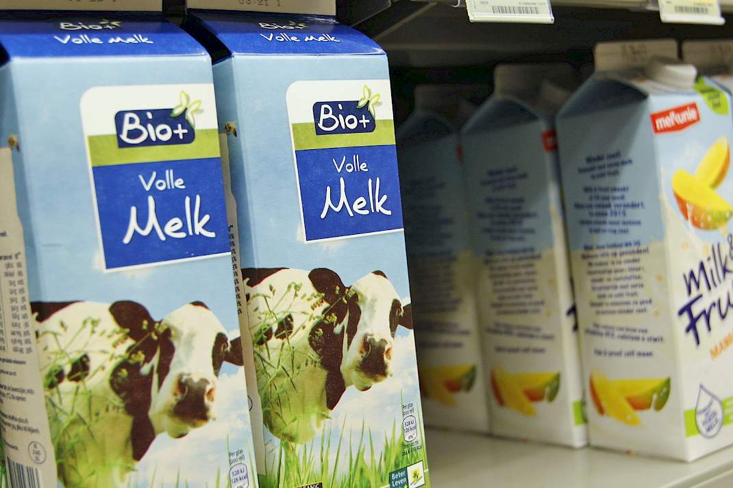 biologische zuivel in de supermarkt